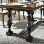 Tavolo da pranzo con piano in rovere, base a cavalletto, vari colori, 6-8 posti
