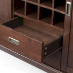 Madia/credenza moderna di metà secolo color marrone castano medio/marrone teak con portabottiglie, a 2 ante