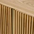 Madia in legno di frassino color beige naturale con gambe dorate, stile a 4 ante